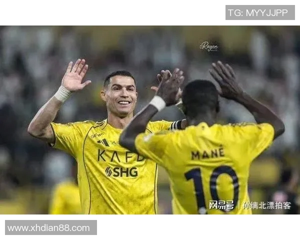 足球星视界：聚焦全球足球明星动向与精彩赛事背后的故事